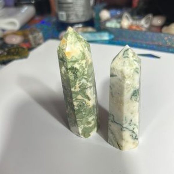 6/$30 2pcs Crystal Towers - Picture 3 of 5